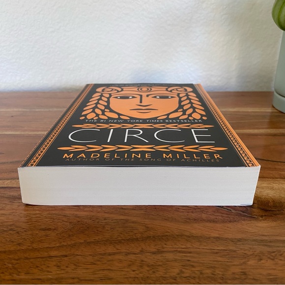 Circe by Madeline Miller, Paperback - Picture 6 of 7